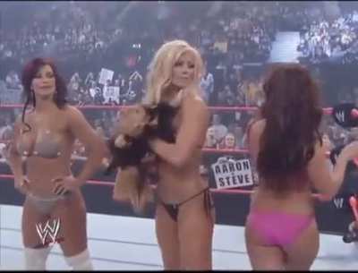 Candice Michelle Humiliates Torrie Wilson in a Bikini Contest 