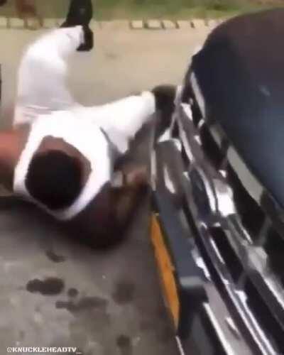 Guy gets made fun of for being fat mid fight