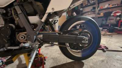 Rear end / Chain feels jumping. Pease help :(