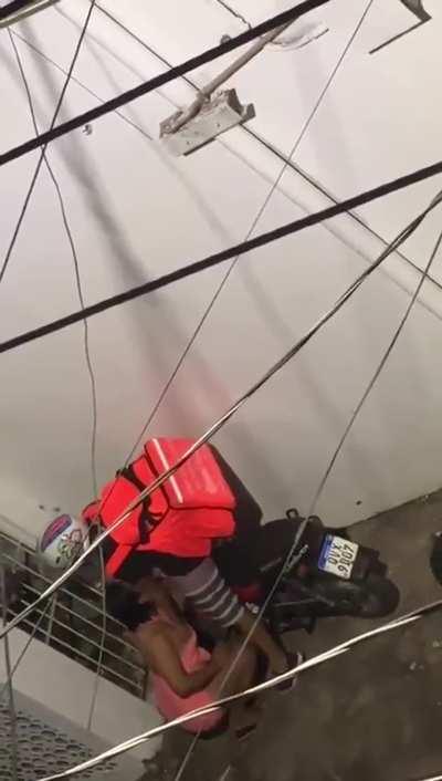 Lady Tips Delivery Driver With a Blowjob🤷🏾‍♂️