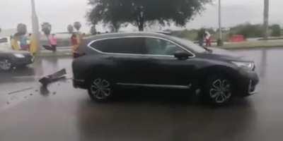 Bunch of idiots thought it was a good idea to block a highway road on the rush hour while the sky is raining