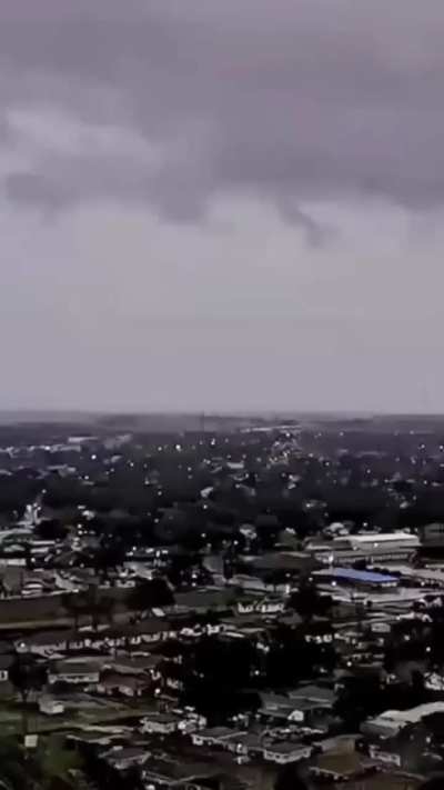 Lightning strikes recorded in camera , horrifying but still satisfying