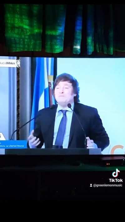 Alto viaje cosmico escuchar al peluca