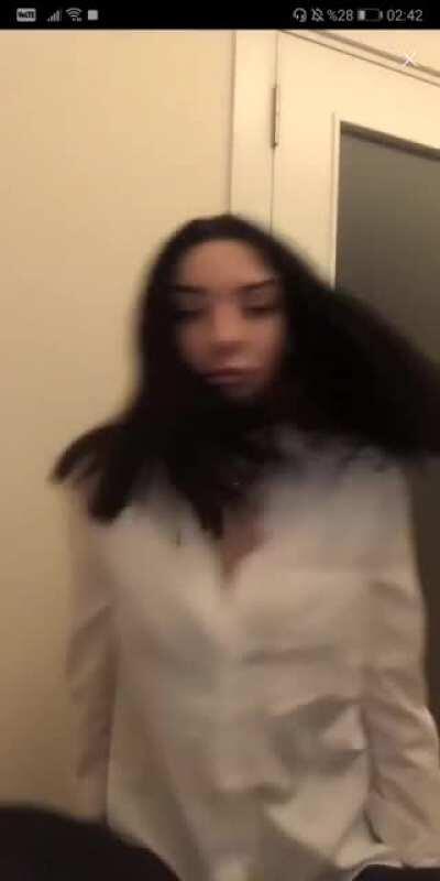 Bigo yayıncısı bu kızın adını bilen var mı?