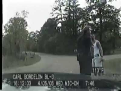 Prison escapee convincing a cop that he is actually jogger.