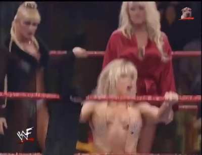 Terri Runnels showing off her big tits and sexy ass