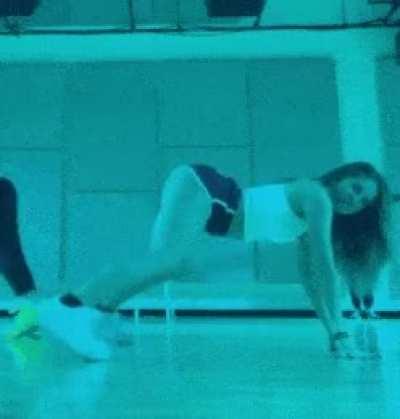 Addison Rae insane booty jiggle