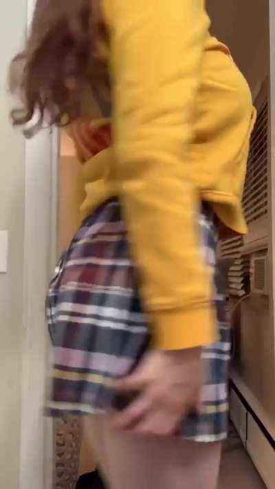 How’s your pull out game? 🍑 don’t lie ;( let’s chat 💕 just check  the comments for a 🥵 link 👇 