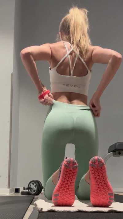 99 lbs made for huge dicks