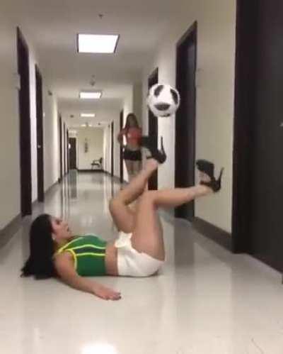 No golfinho ( это по-бразильянски)