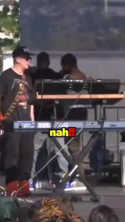 Travis Scott humiliates photographer for doing his job