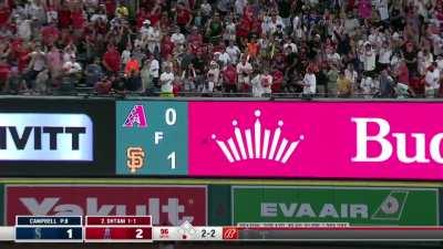 [Highlight] Ohtani hits home run #40 after pitching 4 scoreless innings tonight!