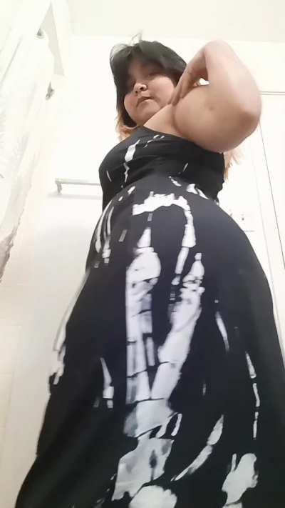 Booty looks so good in this dress <3