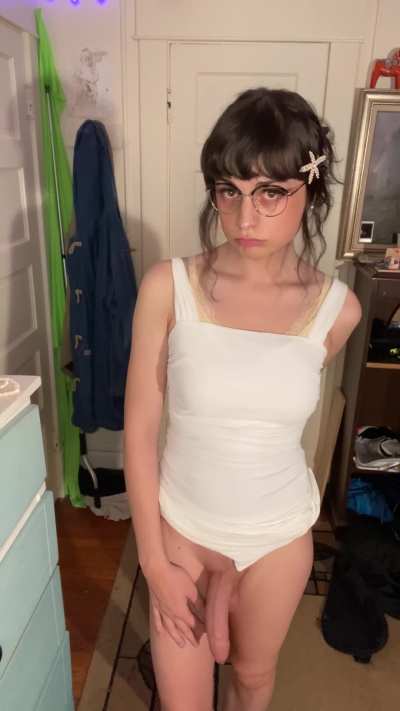 i love posing for you 🥰