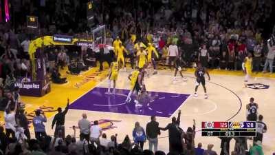 [Highlight] Christian Wood putback dunk and the Lakers end an 11-game losing streak to the Clippers