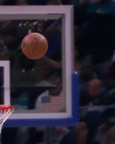 [Highlight] Cade Cunningham crosses the life out of Coby White’s ankles