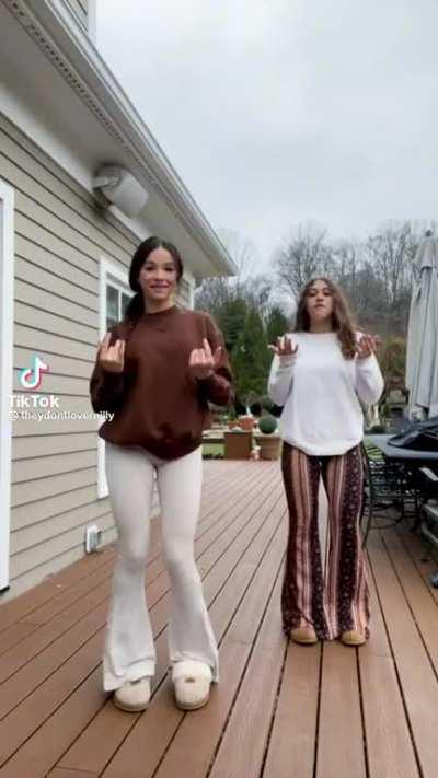 she got me stroking so much🤤😩