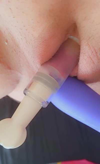 just woke up, haven't moved and this is the first thing I'm doing<3 my clit is so swollen and aching 