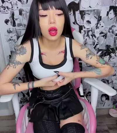 I tried cosplaying Tifa