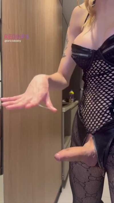 If your a straight guy with a tranny kink drop a heart under