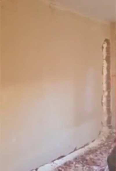 Kicking a hanging wall