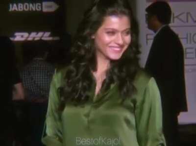 Kajol’s sexy hot body 💋👅😍🔥