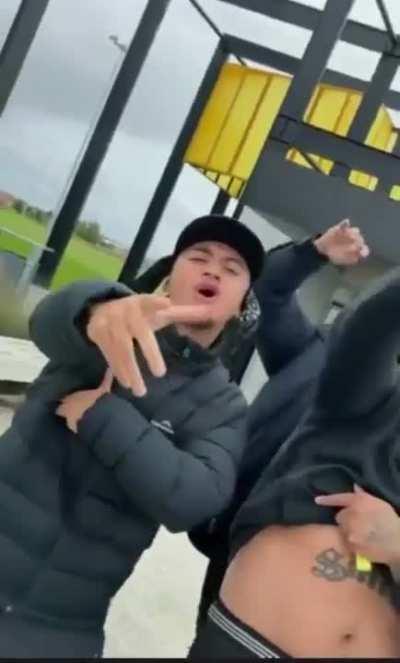 Wordington thug sing along