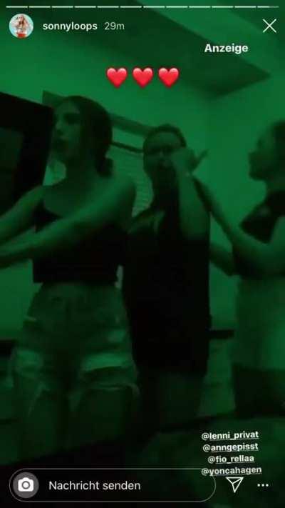 Da wackelt alles was wackeln kann