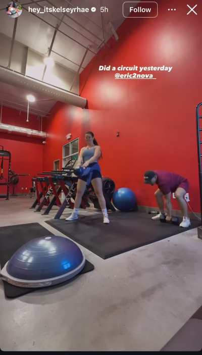 More horrendous form. You can tell that she is using her back and not her legs/glutes. And that little jump that SK is doing isn’t right…