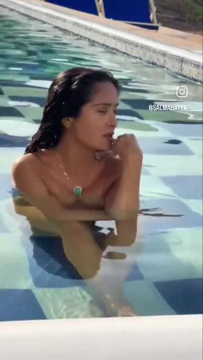 Salma breaking the internet 🤗😎🔥