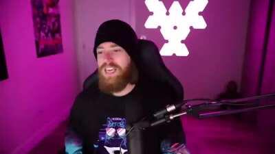 Orgulhosa de mim Ademir, acabei em um dia e consegui sincronizar o áudio. ESTOURADO, OK? abaixa o volume, enfim, Idiota Chique vazando