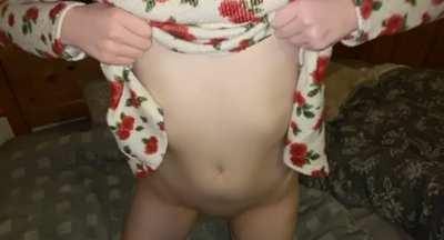 If 69 guys like my tits I’ll let a random guy cum on my tits next stream 🙈