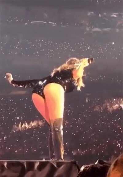 She can turn a straight women into a lesbian