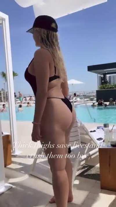 Her ass is so hotttt