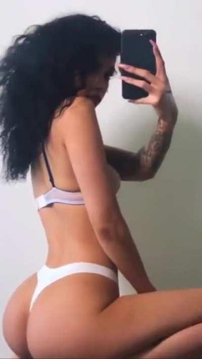 Follow my twitter link in bio now if you want to see some baddies sex tapes and blowjobs posting at 500 followers!!🔥💦