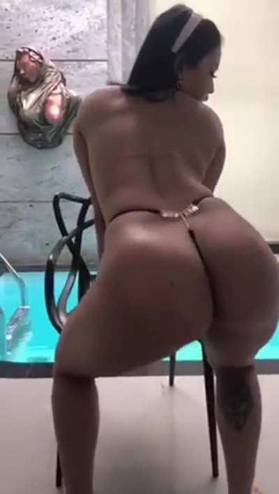 [BA] Can I sit like this on your face?