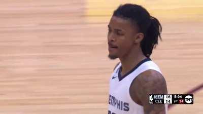 [Highlight] Ja Morant lasers a no look pass through the defense to Clarke for the slam