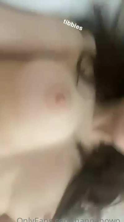 She is too hot - Get Her Folder