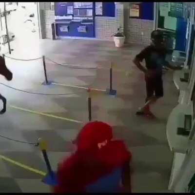 Silencio,juan estas a pagar o boleto