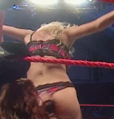 Torrie getting owned by Candice