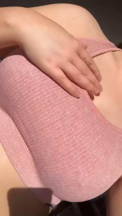 Here’s some big tits to brighten up your day 😏