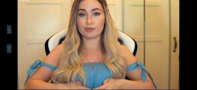 wie sie ihre boobs quetscht 🔥🔥💦💦💦