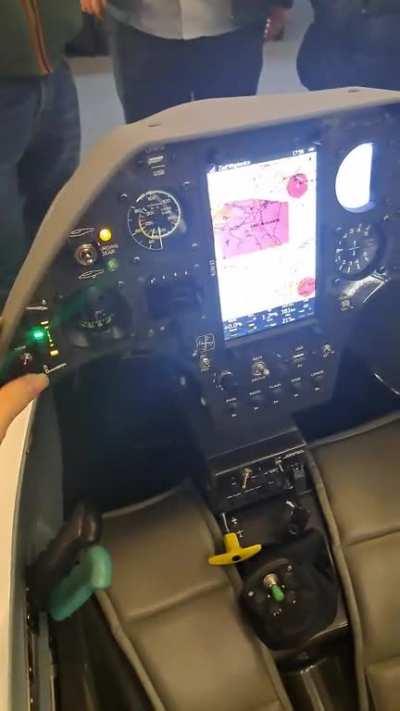 This glider has a get out of my thermal button