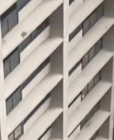 Надо балкончик протереть...