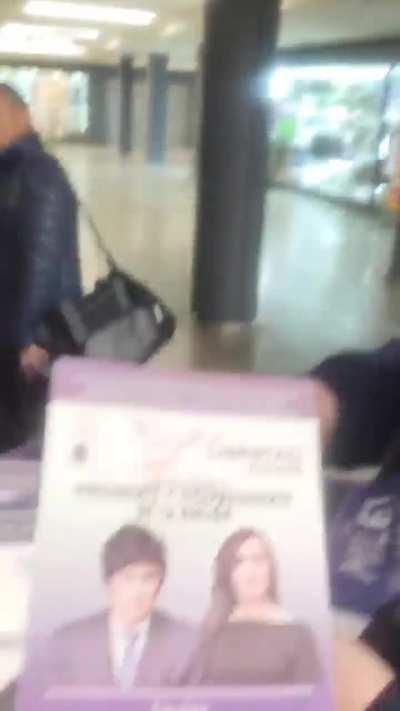 Esta es la Argentina de Massa. Censura y violencia. Atacan y casi matan a un señor por repartir boletas de Milei.