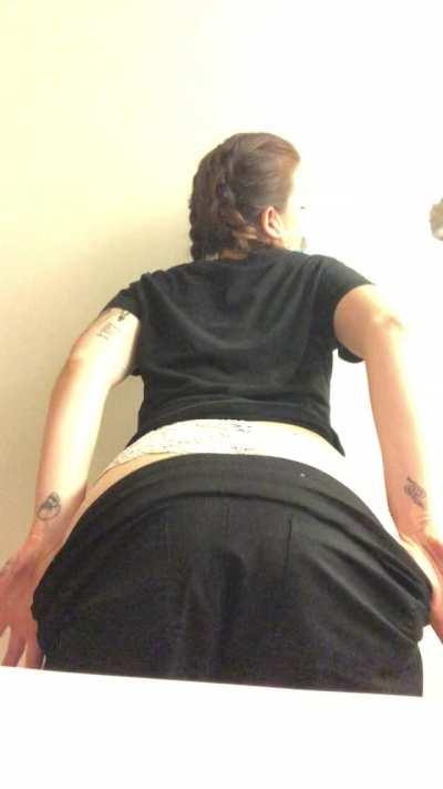 Wanna have a quickie on my break?