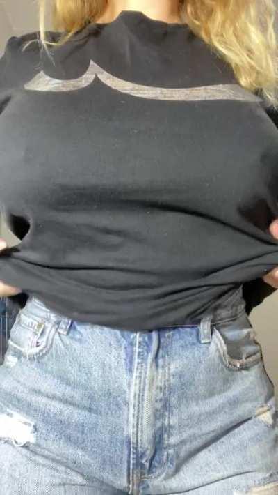 My natural titty drop 😋