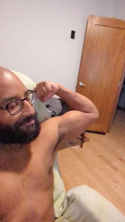 Got admin work that needs doing, but horny and distracted by it. Solution? Find yourself a service Daddy and get your shit done. 😎