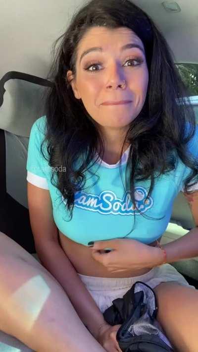 Receptionist almost busted jilling in the parking lot 🥵 Her album Links in comments 👇🏻🔥