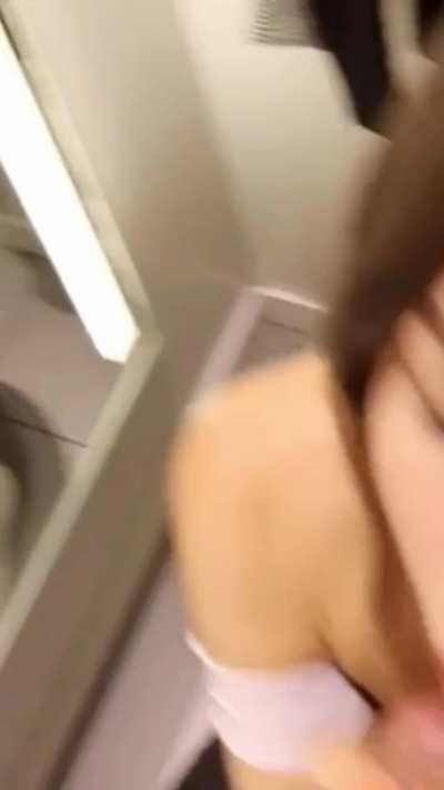 Gorgeous Model Dressing Room Deepthroat Swallow